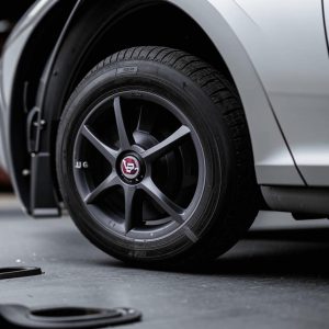 Как правильно пользоваться автомобильным замком на колеса.